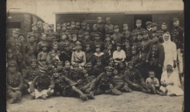 Żołnierze na tle eszelonu, Łódź 10 VIII 1920
